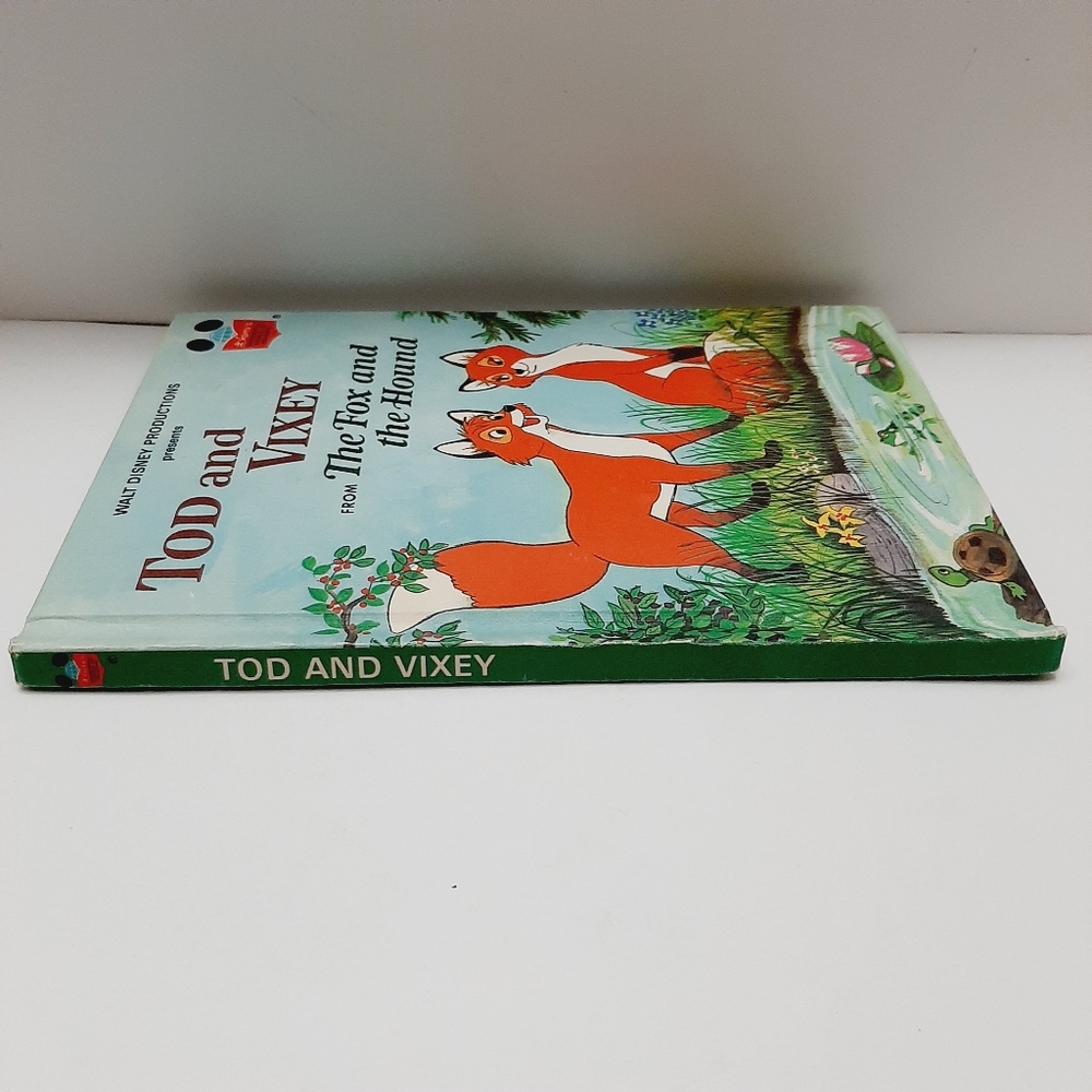 π4 for $20π Vintage 1981 TOD AND VIXEY - Disney WWOR Book HC Kids - Picture 6 of 10